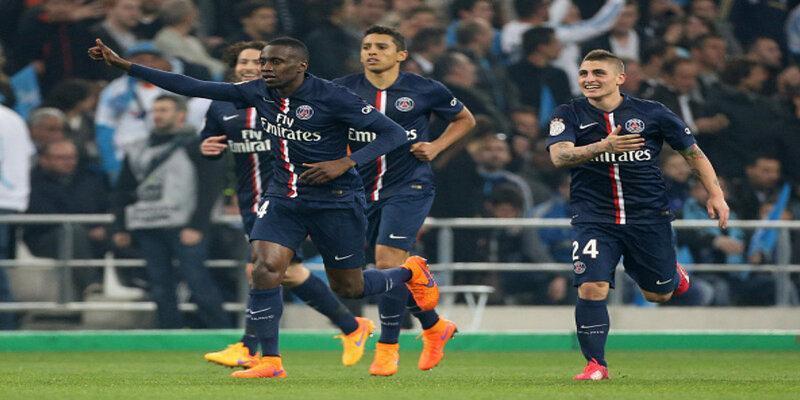 Các cầu thủ PSG ăn mừng bàn thắng 